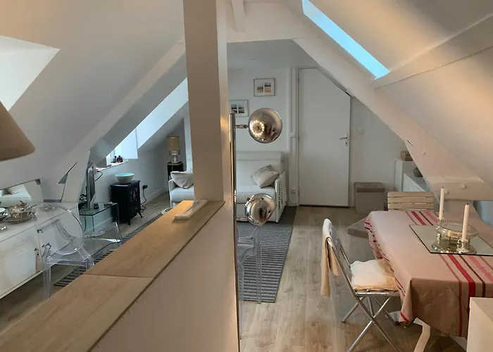 A 2 Pas De La アパート *